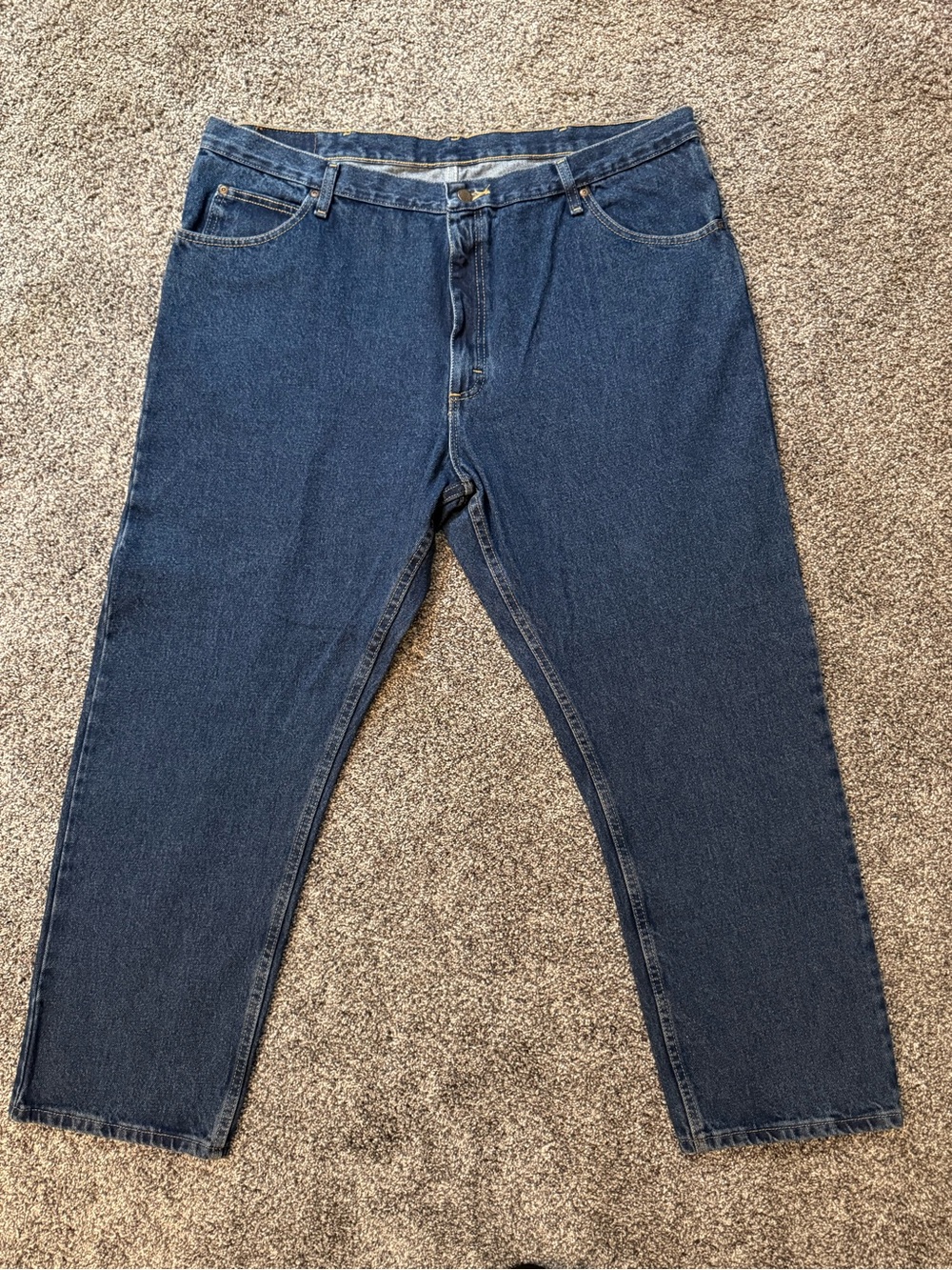 Wrangler Men's Relaxed Fit Indigo Blue Jeans, size 44x30